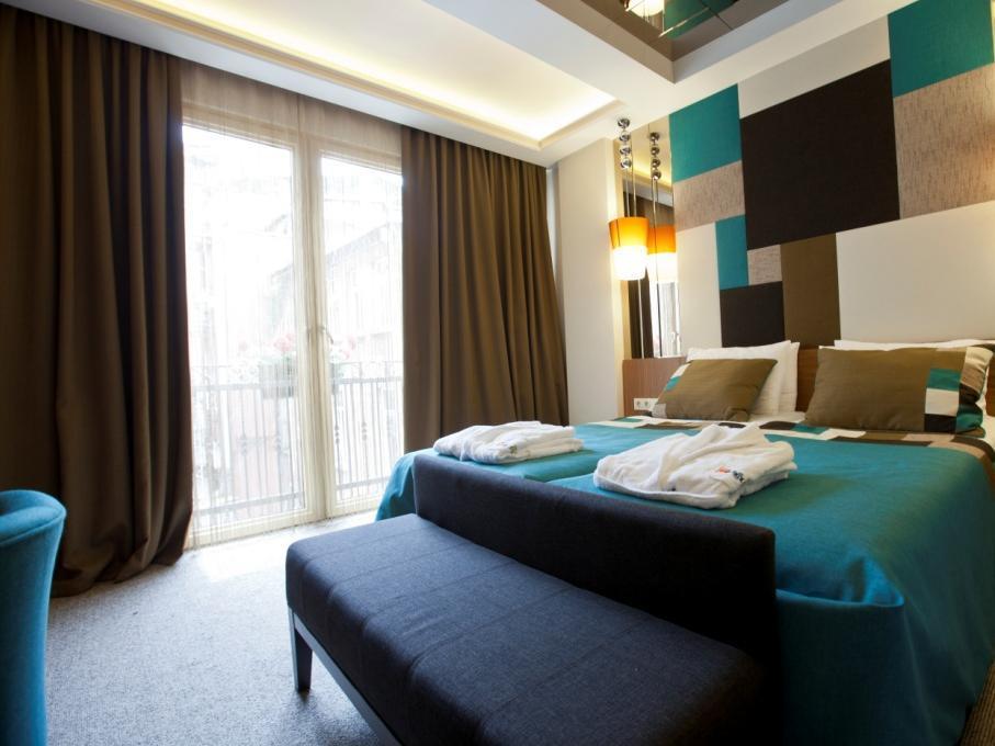 Collage Taksim Hotel Istanboel Buitenkant foto