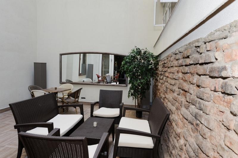Collage Taksim Hotel Istanboel Buitenkant foto