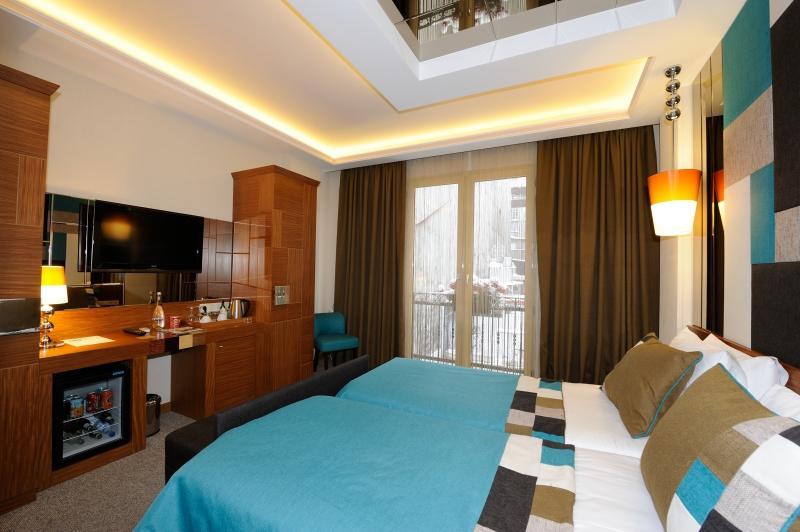 Collage Taksim Hotel Istanboel Buitenkant foto